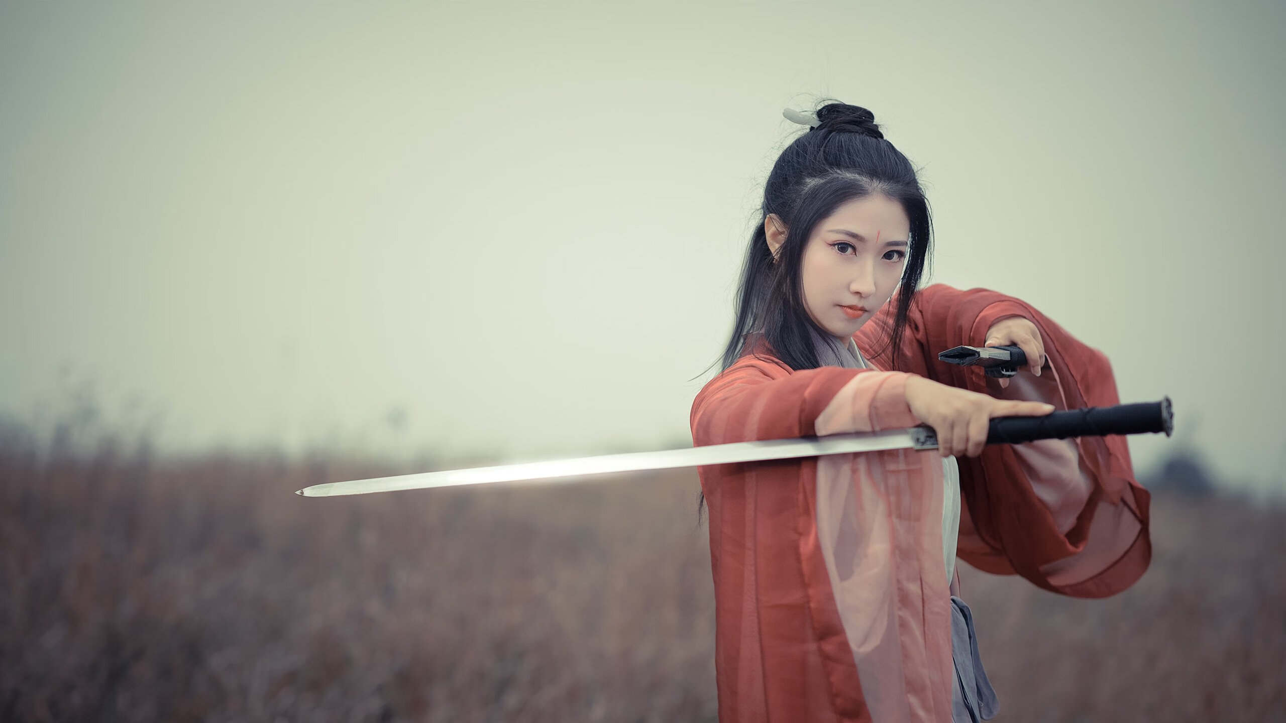 双线战场，从地缘棋局到绿茵对决—解析压制策略与关键先生的博弈哲学