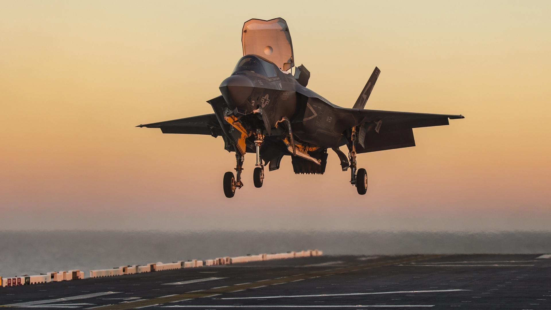 胜利之外，雨夜中，莱万向未来摊开一本活的教科书