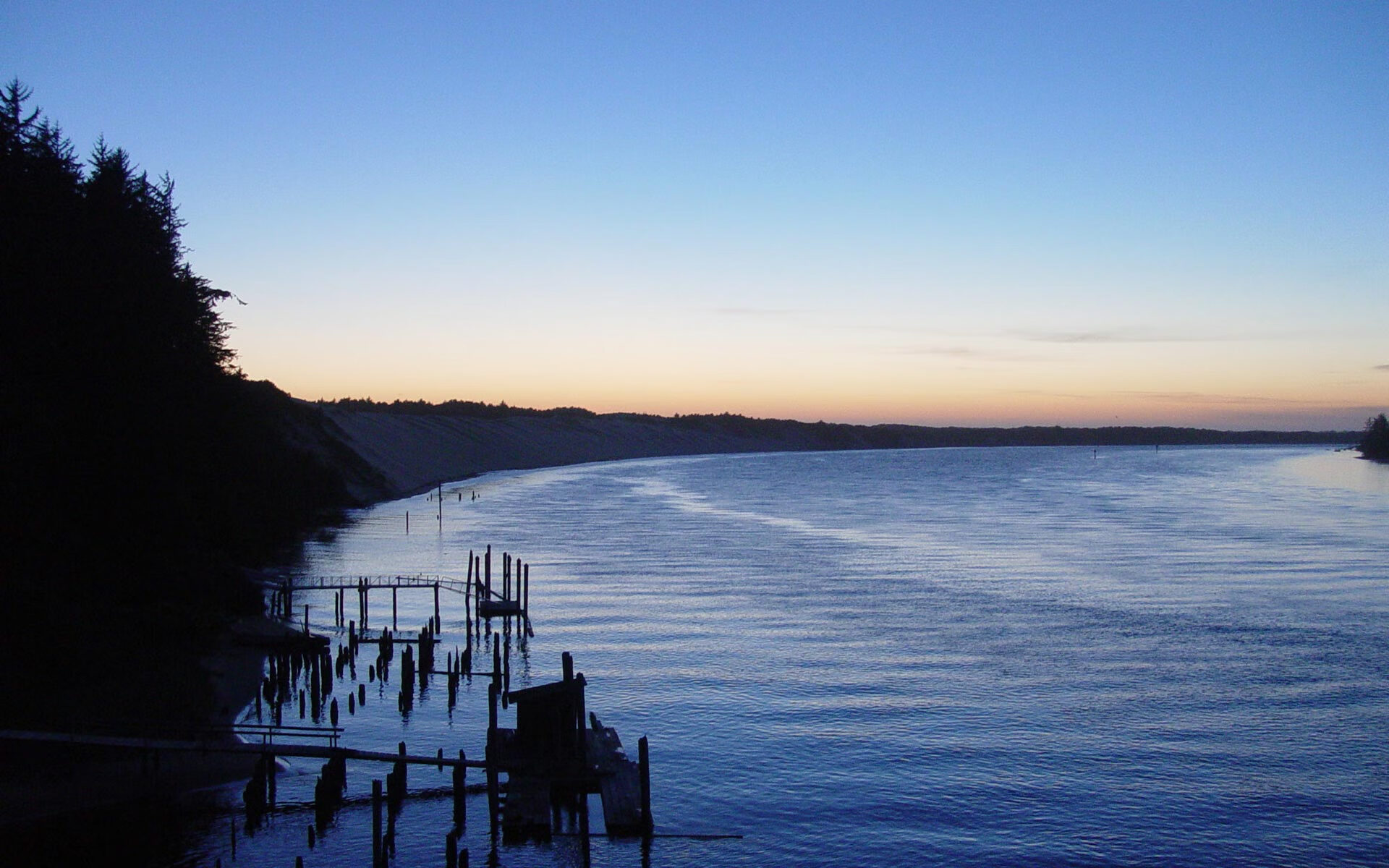 开云体育在线-指挥家与沉默的交响，当武切维奇在圣城奏响打穿的乐章