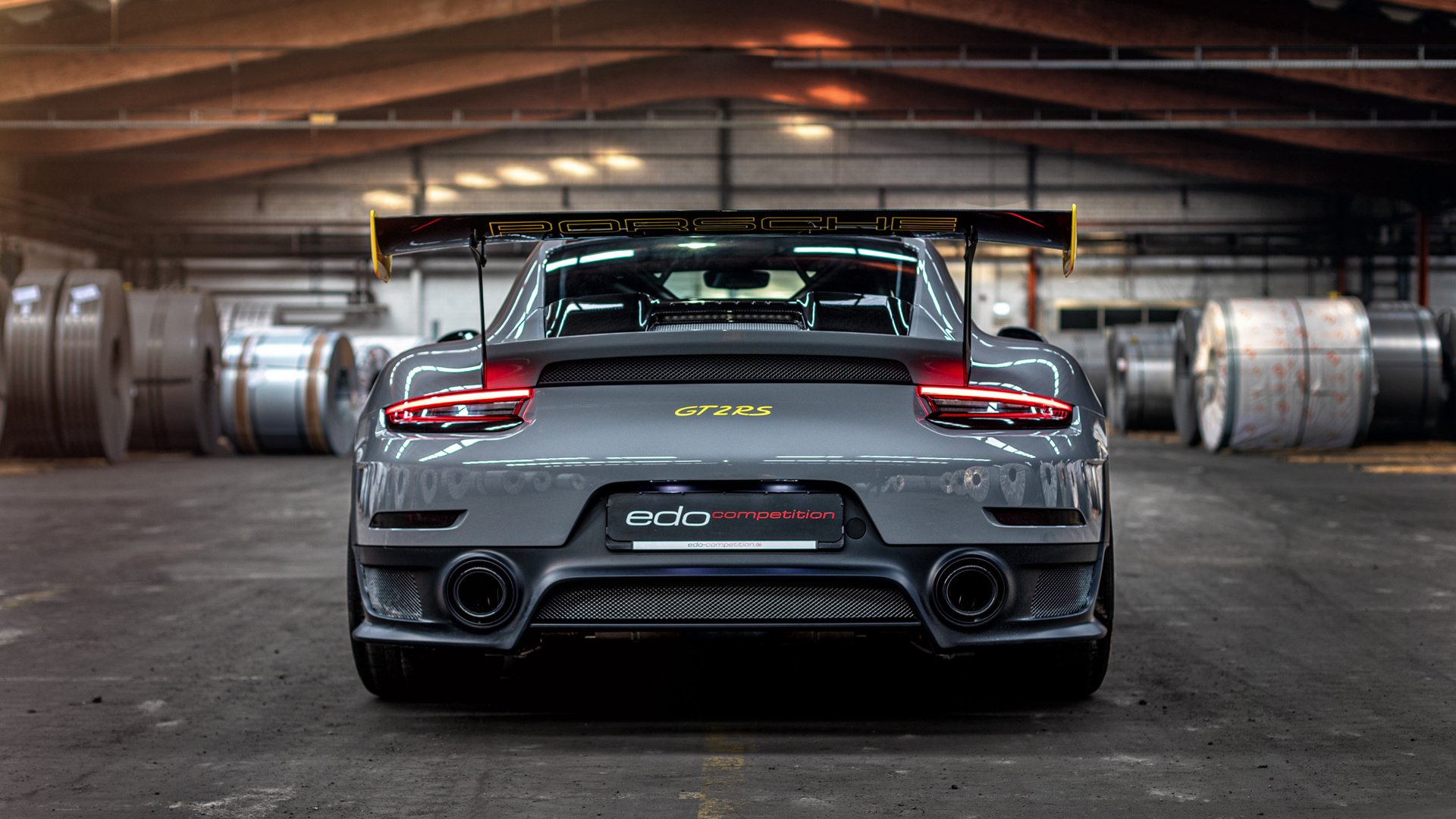 指挥家与沉默的交响，当武切维奇在圣城奏响打穿的乐章